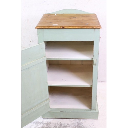 621 - Pine Cupboard with fitted shelves, 50cm wide x 90cm high