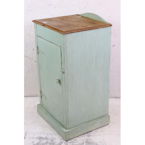 621 - Pine Cupboard with fitted shelves, 50cm wide x 90cm high