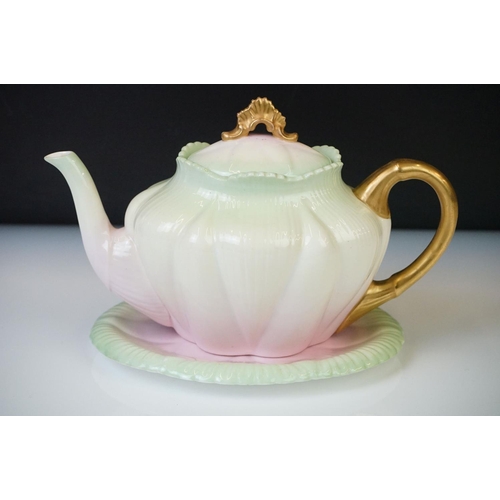 9 - Wileman & Co Foley China Dainty Pink tea set, pattern no. 272101, to include a teapot & cover and st... 