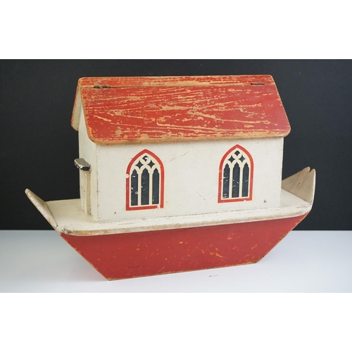 151 - Vintage wooden painted Noah's Ark with a quantity of carved wooden animals to include swans, pigs, g... 