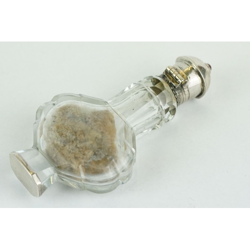 237 - Late 17th/ early 18th century glass and white metal scent bottle, bottle form, the hinged lid with s... 