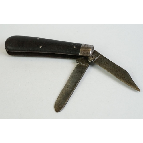 158 - A two blade pen knife by Joseph Rogers & Son, 6 Norfolk Street, Sheffield, in a hardwood case, 9cm, ... 