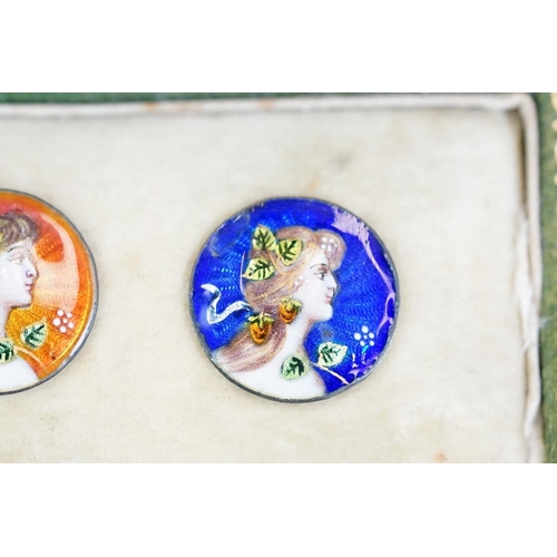 173 - A set of four Art Nouveau / Pre-Raphelite enamel buttons hand decorated with female portraits, compl... 