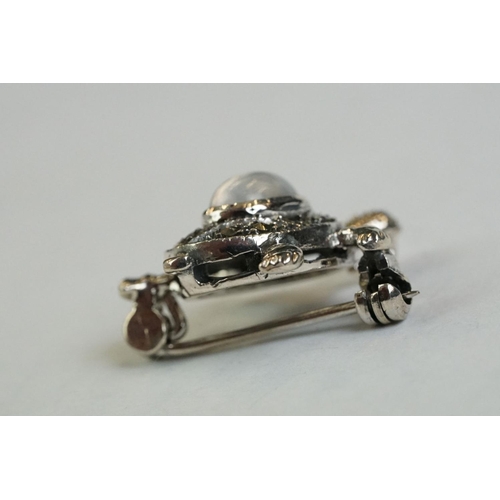 178 - A silver moonstone tortoise brooch-pendant