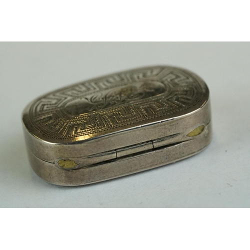 315 - George III silver vinaigrette, engraved Greek key decoration with engraved initials to the hinged li... 