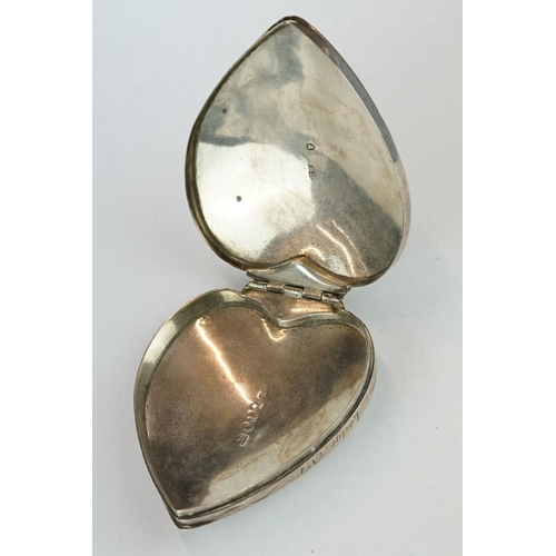 344 - George III silver heart-shaped trinket box, engraved hand depicted to each side with rope twist surr... 