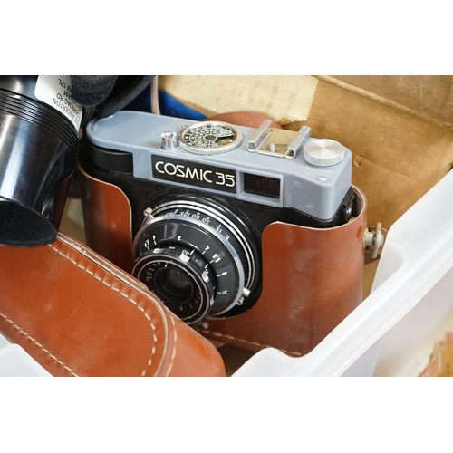 480 - Collection of cameras and photographic equipment, to include a Canon T50 film camera with lenses in ... 