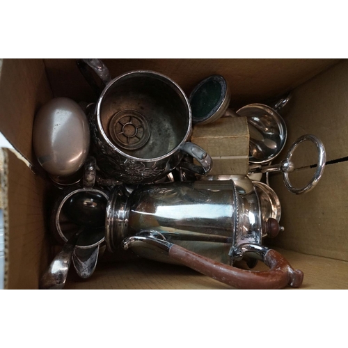 400 - A mixed collection of silver plate to include cutlery, jugs, cruet, napkin rings....etc..