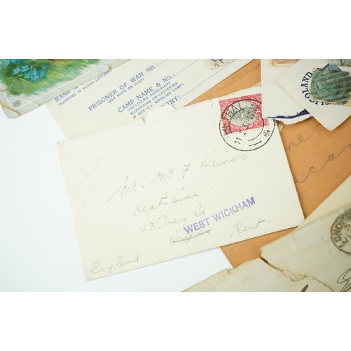 408 - Group of Ephemera including Mailed Postage with Penny Reds plus a small collection of mixed banknote... 