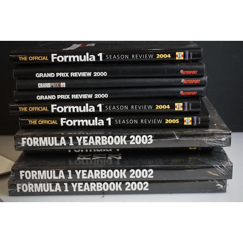 495 - Mixed collectables to include Ten Formula One Autosport hardback books (including awards books, revi... 