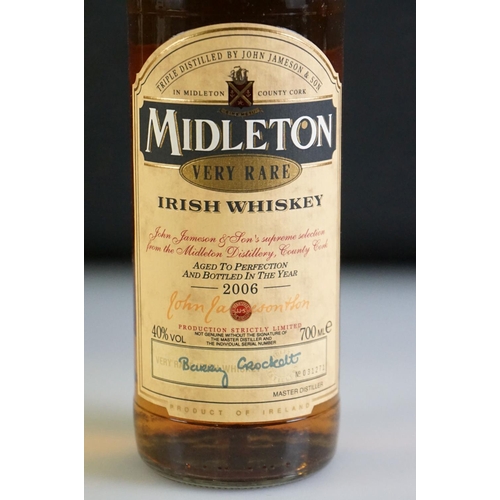 463A - Midleton 'Very Rare' John Jameson & Son 2006 Irish Whiskey 700ml 40% Vol, in original wooden present... 