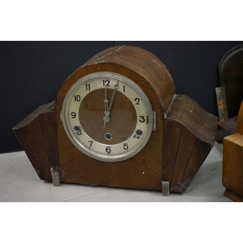 506 - Collection of 15 clocks, mostly wooden cased mantel clocks, to include a mid 20th century Smiths Bak... 