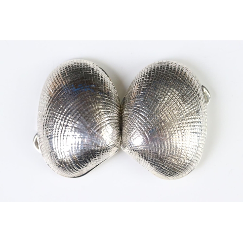 373A - An unusual silver clam shaped pill box