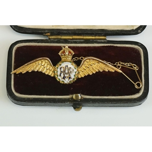 37 - An Antique Royal Air Force / RAF 9ct Gold And Enamel Kings Crown Sweetheart Brooch Complete With Saf... 