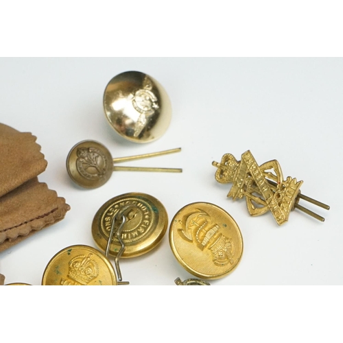 41 - A Small Group Of British Militaria To Include Regimental Cap Badges And Buttons Together With A Roya... 