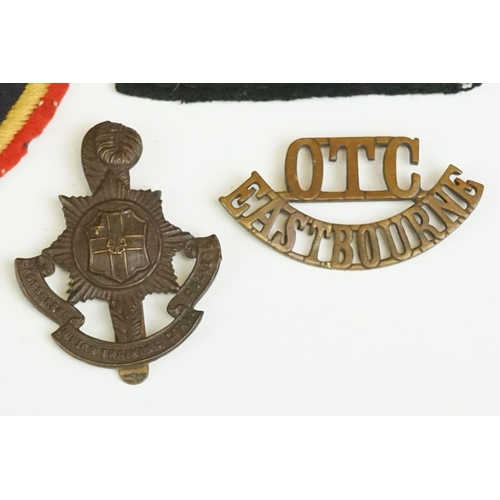 50 - A Small Group Of British Militaria To Include A Eastbourne Junior Training Corps College Cap Badge T... 