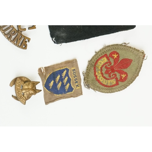 50 - A Small Group Of British Militaria To Include A Eastbourne Junior Training Corps College Cap Badge T... 