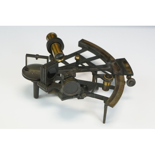 133 - A Late 19th / Early 20t Century Naval Sextant, No Visible Makers Marks.