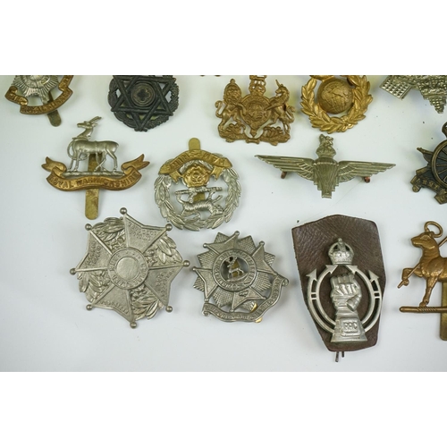 153 - A Collection Of Approx Thirty Military Cap Badges To Include The Army Cyclist Corps, The Bedfordshir... 