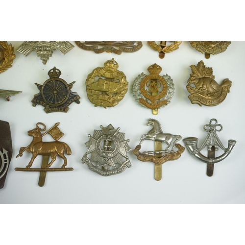 153 - A Collection Of Approx Thirty Military Cap Badges To Include The Army Cyclist Corps, The Bedfordshir... 