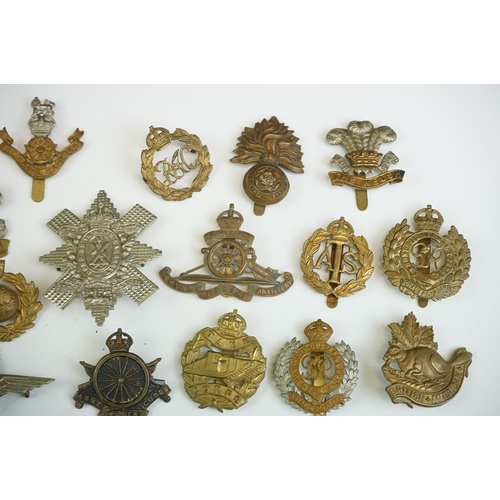 153 - A Collection Of Approx Thirty Military Cap Badges To Include The Army Cyclist Corps, The Bedfordshir... 