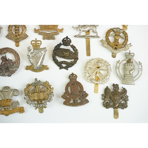 155 - A Collection Of Approx Thirty Military Cap Badges To Include The Tank Regiment, The Cameron Highland... 