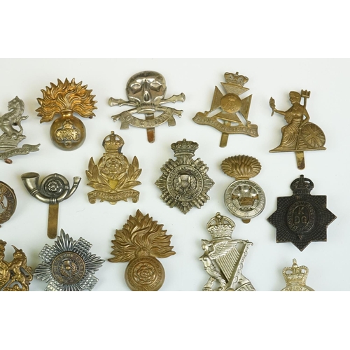 165 - A Collection Of Approx Thirty Military Cap Badges To Include The Wiltshire Regiment, The Royal Armou... 