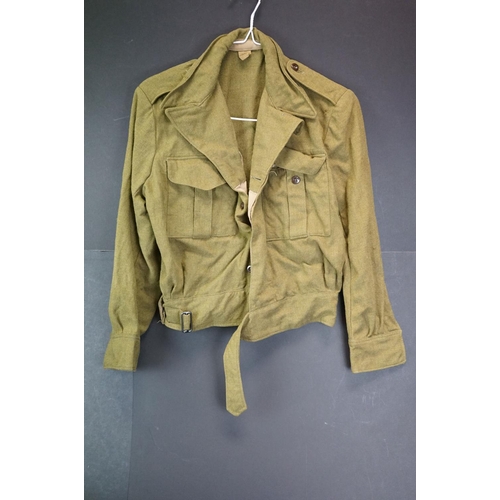 192 - A Collection Of Three x 1950's Australian Army Battledress Blouses, One Of The Blouses Fitted With R... 