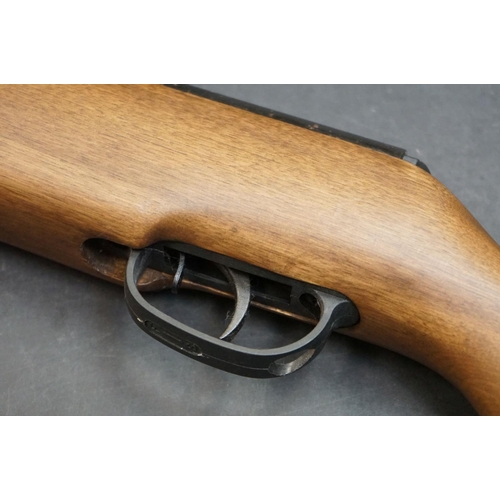 359 - A SMK 19-18 CAL. 5.5mm / .22 Air Rifle.