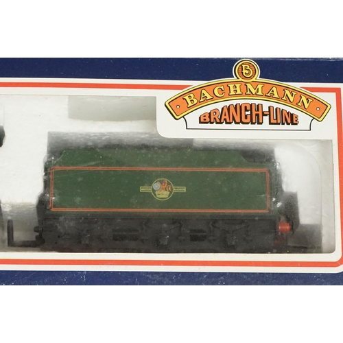 101 - Five boxed OO / HO gauge locomotives to include Dapol D22 2-6-2 Prairie GWR green, 2 x Bachmann (315... 