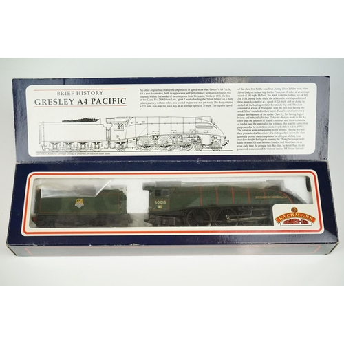 101 - Five boxed OO / HO gauge locomotives to include Dapol D22 2-6-2 Prairie GWR green, 2 x Bachmann (315... 