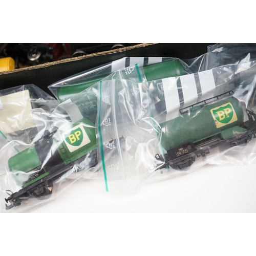 105 - 0ver 50 OO gauge items of rolling stock to include Hornby, Lima and Triang featuring coaches, tanker... 