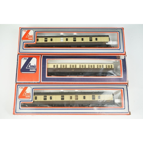 107 - 20 Boxed OO gauge items of rolling stock to include 8 x Lima, 7 x Airfix, 4 x Triang/Hornby and 1 x ... 