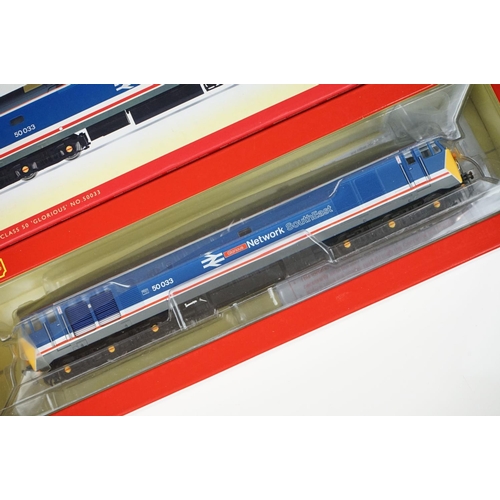 111 - Two boxed OO gauge locomotives to include Bachmann 32-819 Class 47/4 47814 Totnes Castle Virgin DCC2... 