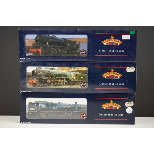 53 - Three boxed Bachmann OO gauge Blue Ribband locomotives to include 32257A WD Austerity 90732 Vulcan B... 