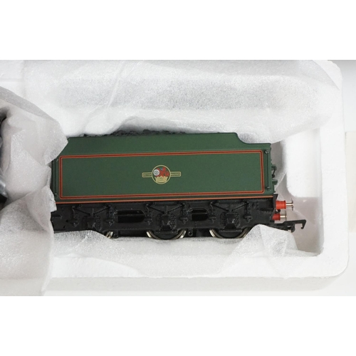 55 - Three boxed Bachmann OO gauge locomotives to include 31550 V2 60800 Green Arrow BR green l/crest, 32... 