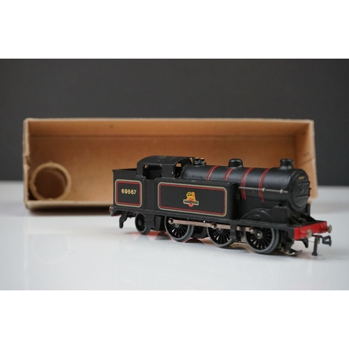 65 - Two boxed Hornby Dublo 2 rail locomotives to include 2235 4-6-2 SR West Country Locomotive Barnstabl... 