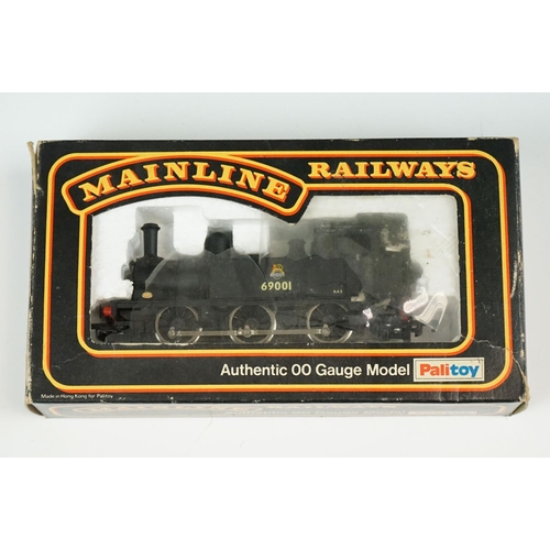 69 - Five boxed OO gauge locomotives to include 3 x Pailtoy Mainline (37058 0-6-0 2251 Collett GWR green,... 