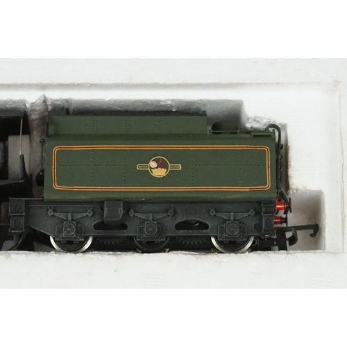 70 - Seven Hornby / Triang OO gauge locomotives to include R552 4-6-2 Class 7 Oliver Cromwell Silver Seal... 