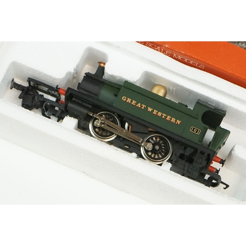 70 - Seven Hornby / Triang OO gauge locomotives to include R552 4-6-2 Class 7 Oliver Cromwell Silver Seal... 