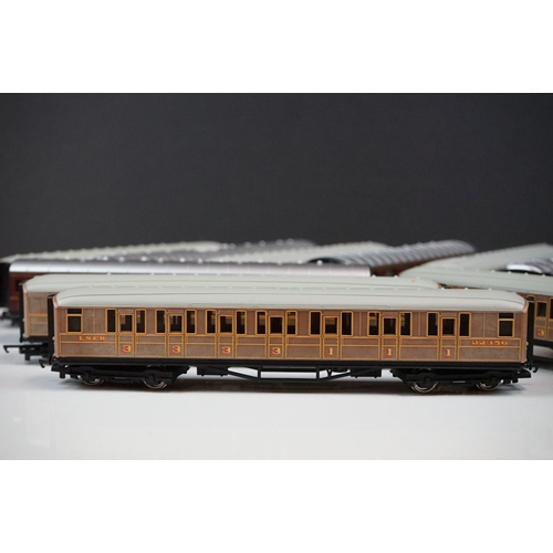 74 - 11 Hornby OO gauge items of rolling stock to include Pullman, LNER & LMS examples