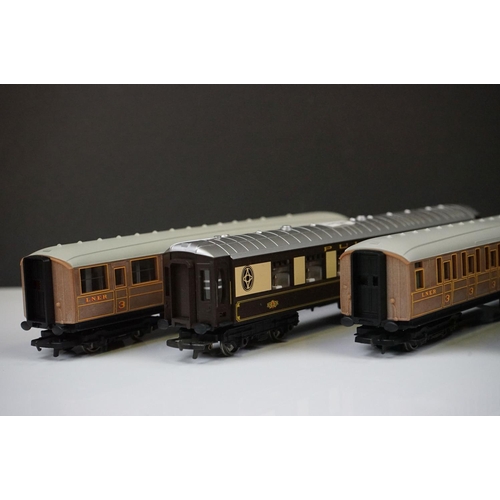 74 - 11 Hornby OO gauge items of rolling stock to include Pullman, LNER & LMS examples