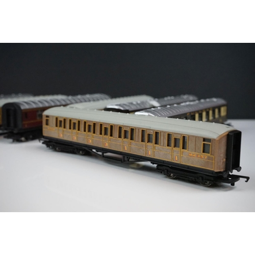 74 - 11 Hornby OO gauge items of rolling stock to include Pullman, LNER & LMS examples