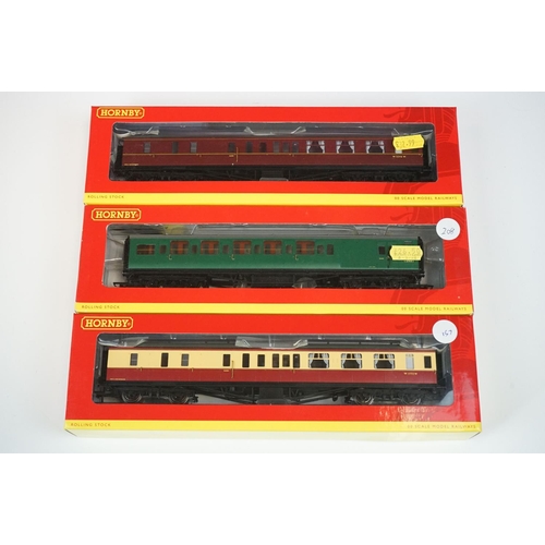 80 - 32 Boxed Hornby OO gauge items of rolling stock to include R4409 BR Hawksworth Passenger Brake W322W... 