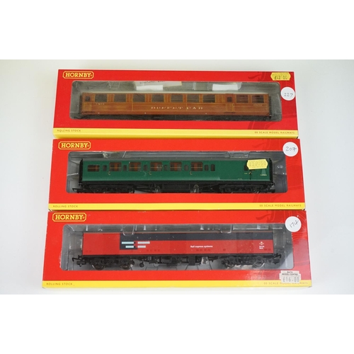 80 - 32 Boxed Hornby OO gauge items of rolling stock to include R4409 BR Hawksworth Passenger Brake W322W... 