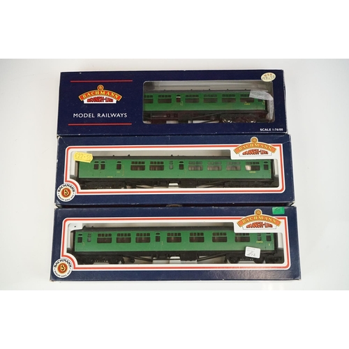 81 - 39 Boxed Bachmann OO gauge items of rolling stock to include 39270 BR MK1 NOX GUV Rail Express Syste... 