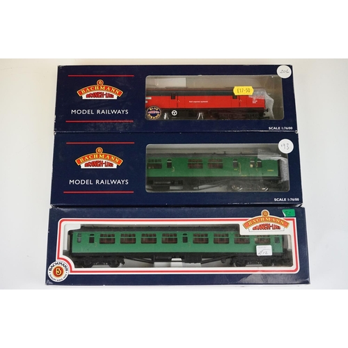 81 - 39 Boxed Bachmann OO gauge items of rolling stock to include 39270 BR MK1 NOX GUV Rail Express Syste... 