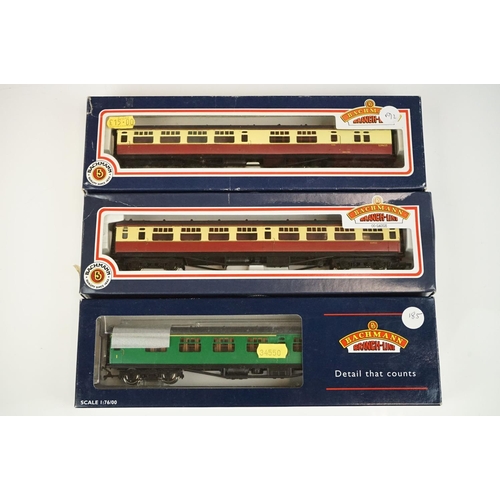 81 - 39 Boxed Bachmann OO gauge items of rolling stock to include 39270 BR MK1 NOX GUV Rail Express Syste... 