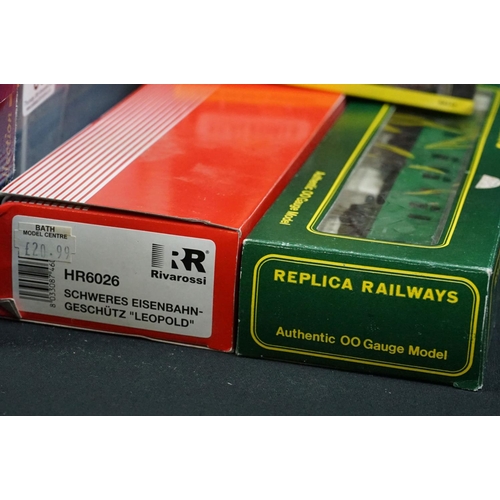 85 - Quantity of OO gauge model railway to include  6 x boxed items of rolling stock (Rivarossi, Lima & R... 