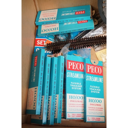 89 - Quantity of OO gauge model railway to include a box of Peco Streamline track straights, electronic t... 